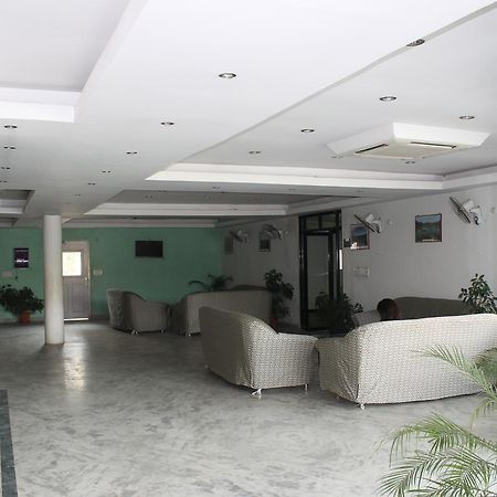 Kitchen Hut Hotel Nepalgunj Bagian luar foto