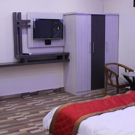 Kitchen Hut Hotel Nepalgunj Bagian luar foto