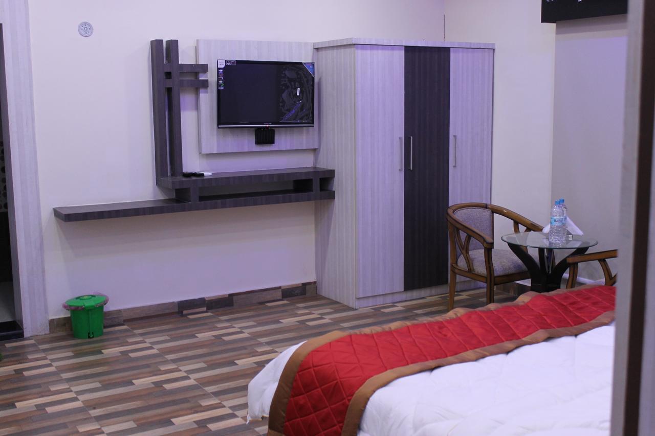Kitchen Hut Hotel Nepalgunj Bagian luar foto
